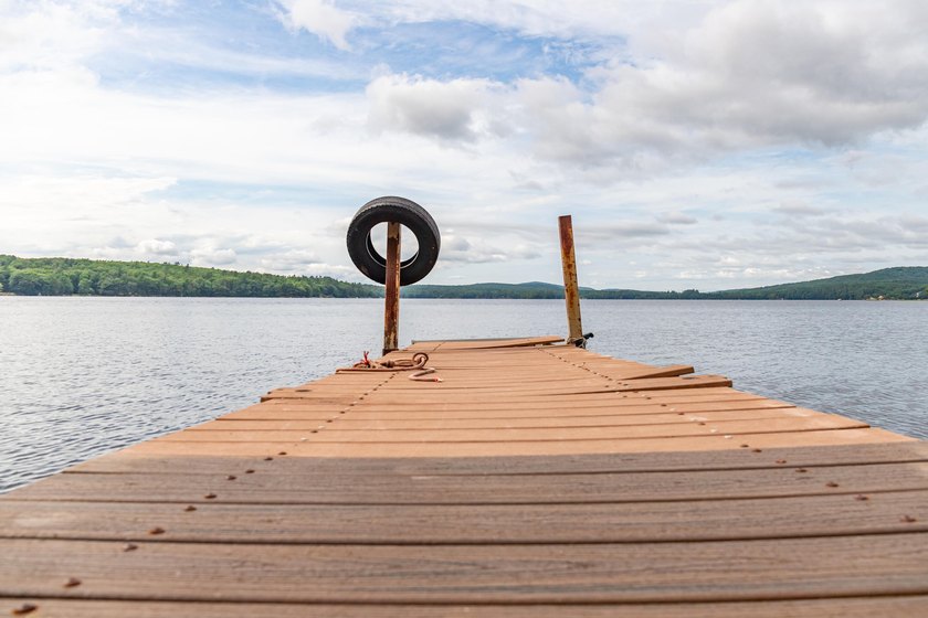 Welcome to your dream lakefront retreat! Serene lakeside living - photo 12