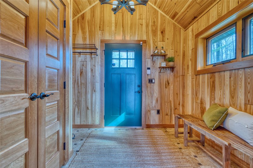 The Stone House on Lac Courte Oreilles offers timeless - photo 14