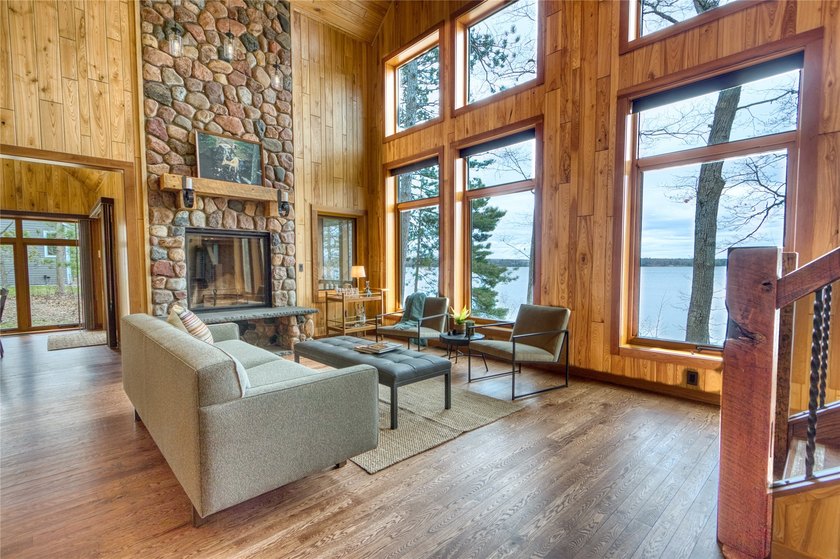 The Stone House on Lac Courte Oreilles offers timeless - photo 19