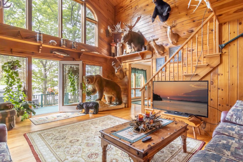Welcome to your dream lakefront retreat! Serene lakeside living - photo 21