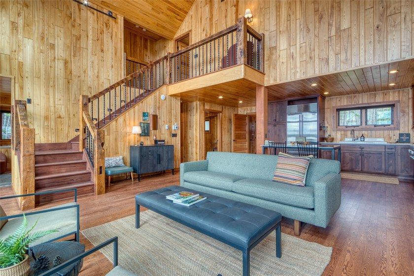 The Stone House on Lac Courte Oreilles offers timeless - photo 21