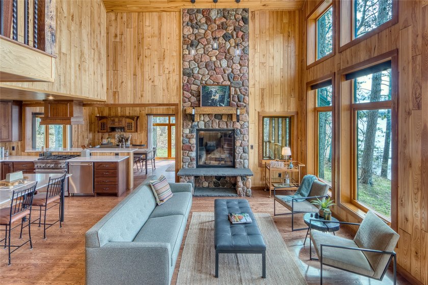 The Stone House on Lac Courte Oreilles offers timeless - photo 25