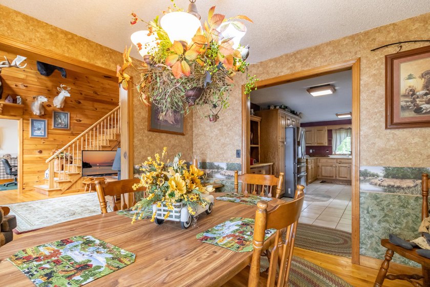 Welcome to your dream lakefront retreat! Serene lakeside living - photo 26