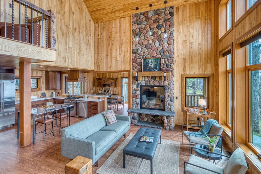 The Stone House on Lac Courte Oreilles offers timeless - photo 26