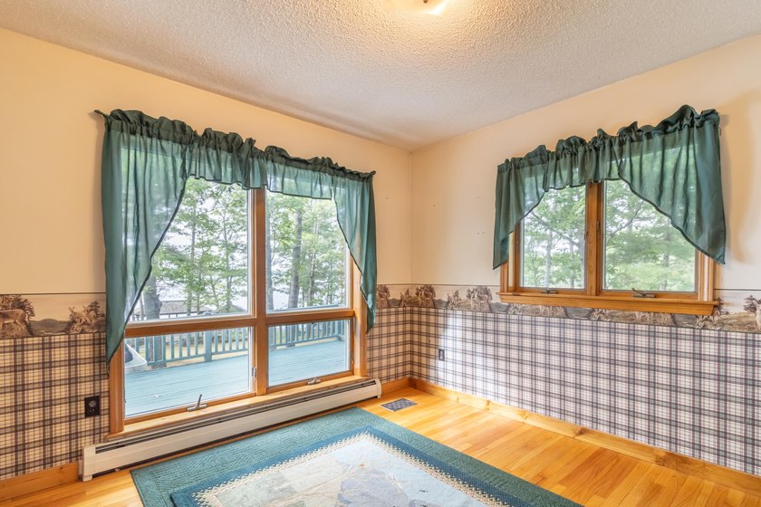 Welcome to your dream lakefront retreat! Serene lakeside living - photo 27