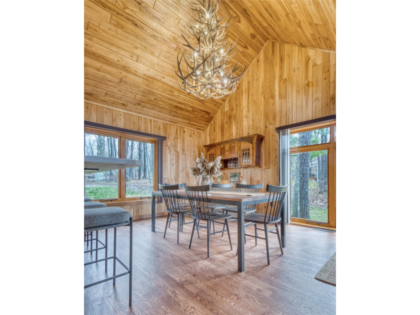 The Stone House on Lac Courte Oreilles offers timeless - photo 28