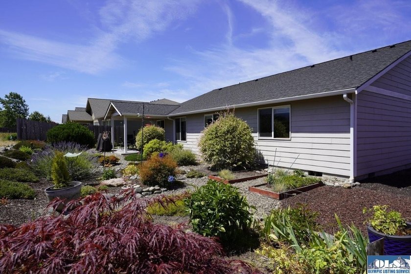 Quality built one level mountain view home in desirable Sequim - photo 30