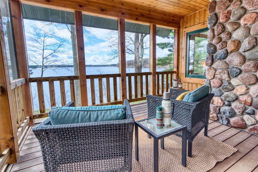 The Stone House on Lac Courte Oreilles offers timeless - photo 32