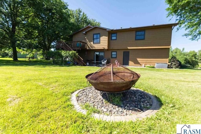 Spacious Split-Level Home on Over Half an Acre in Elysian! - photo 34