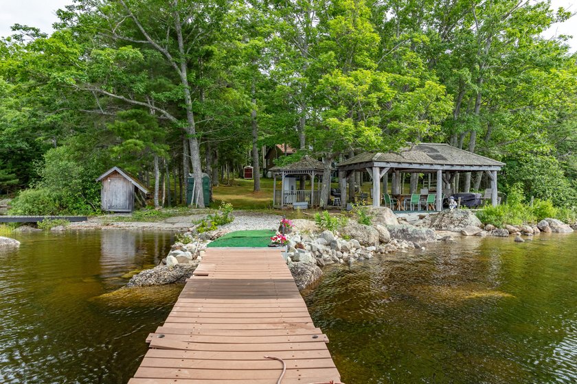 Welcome to your dream lakefront retreat! Serene lakeside living - photo 46