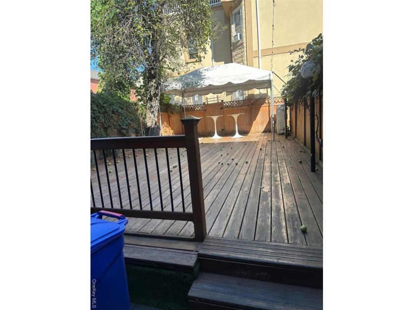 Excellent mixed use property in the Flatbush area of Brooklyn - photo 5