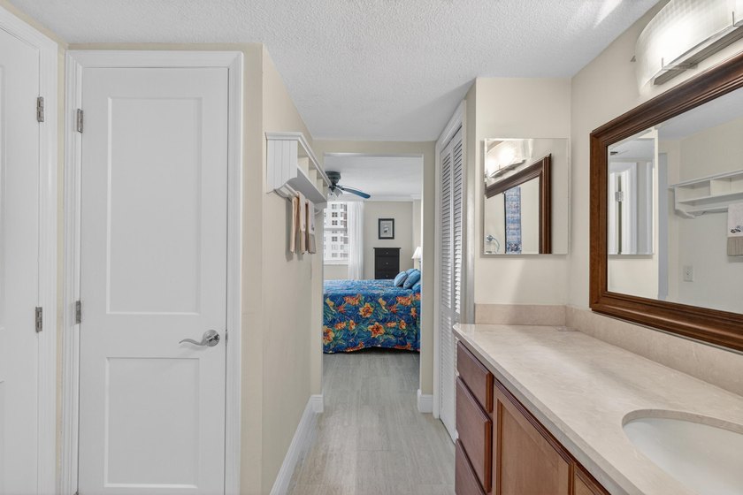 Gorgeous DIRECT OCEAN VIEW from your 1 bedroom/1.5 bath - photo 17