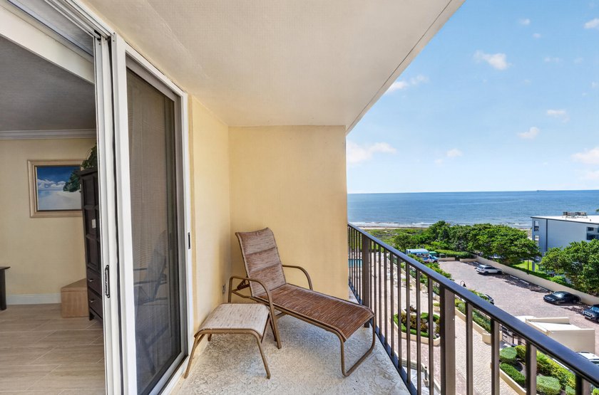Gorgeous DIRECT OCEAN VIEW from your 1 bedroom/1.5 bath - photo 19