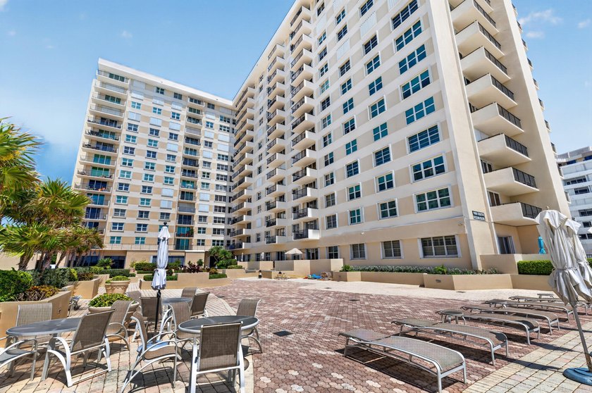 Gorgeous DIRECT OCEAN VIEW from your 1 bedroom/1.5 bath - photo 42
