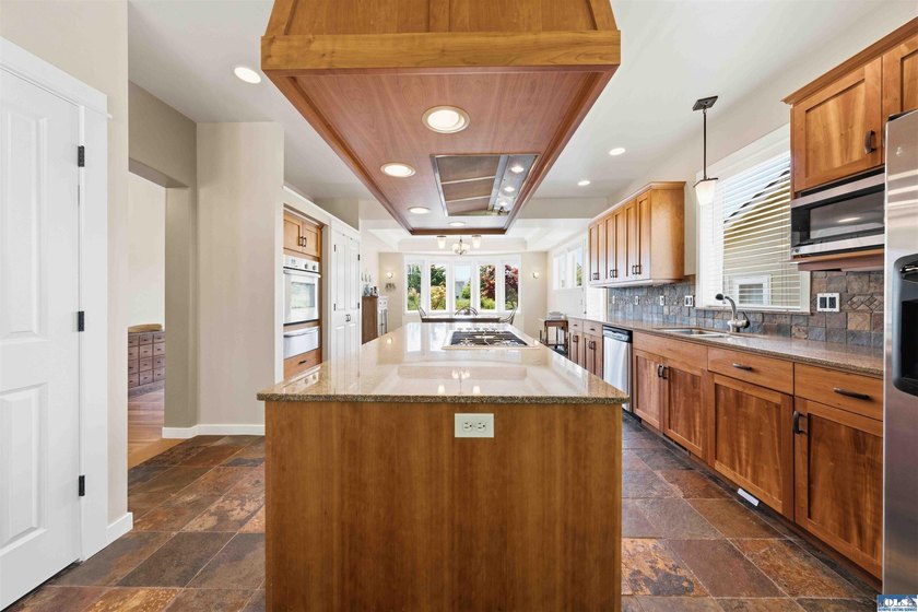 Exceptional craftsman home by Alan Armstrong Construction - photo 13