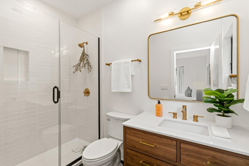 A remarkable opportunity to own a newly constructed contemporary - photo 16