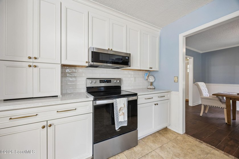 This incredible 4-bedroom, 2-bath home sits on a large corner - photo 18