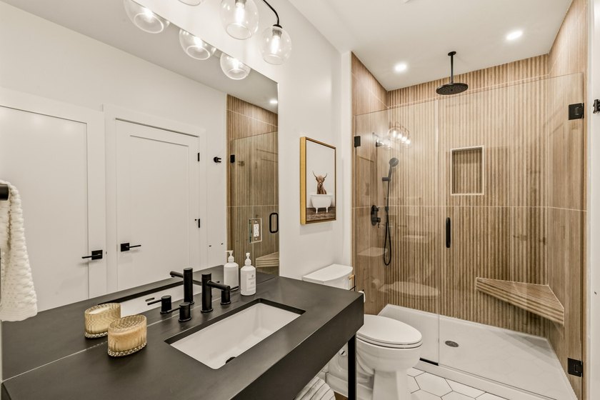 A remarkable opportunity to own a newly constructed contemporary - photo 23