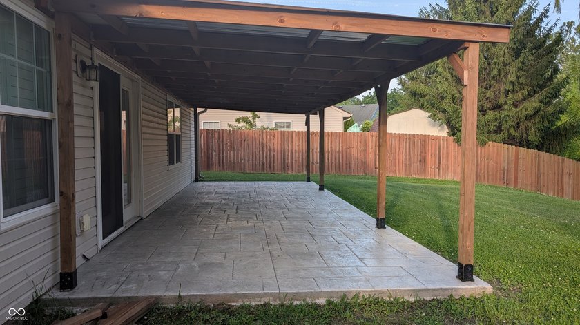 Welcome to this beautifully updated 3-bedroom home features a - photo 31