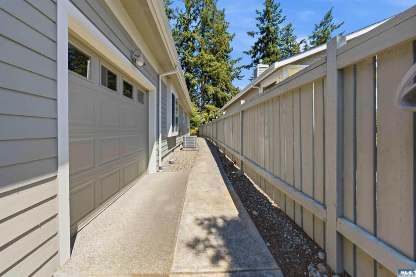 Exceptional craftsman home by Alan Armstrong Construction - photo 42