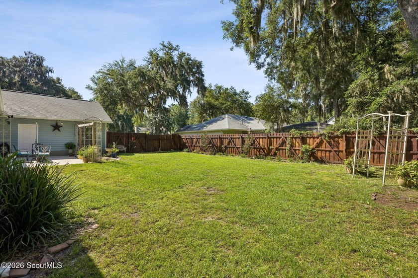This incredible 4-bedroom, 2-bath home sits on a large corner - photo 43