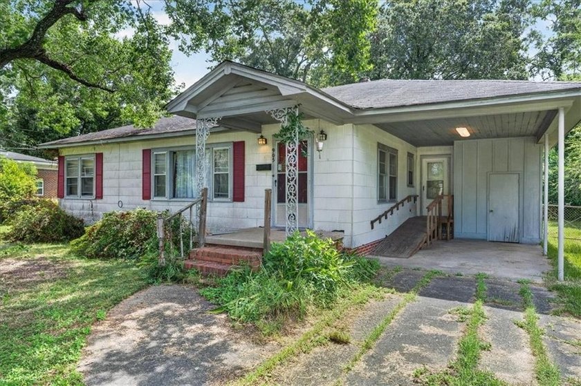 Opportunity awaits with this 3-bedroom, 1-bath home offering - photo 3