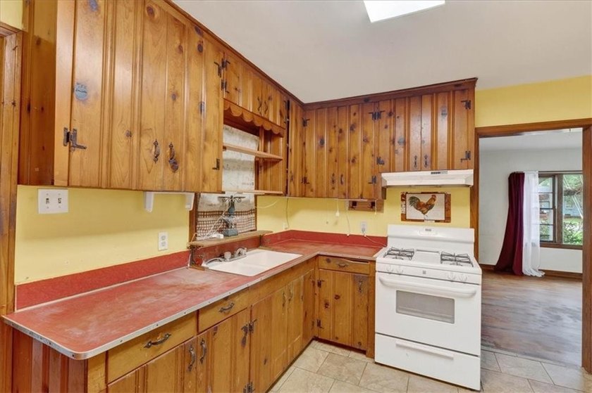 Opportunity awaits with this 3-bedroom, 1-bath home offering - photo 7