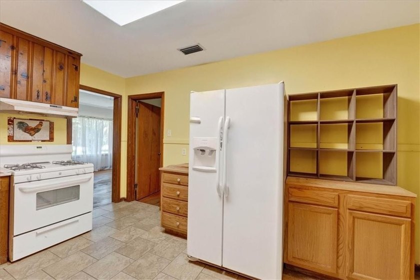 Opportunity awaits with this 3-bedroom, 1-bath home offering - photo 8