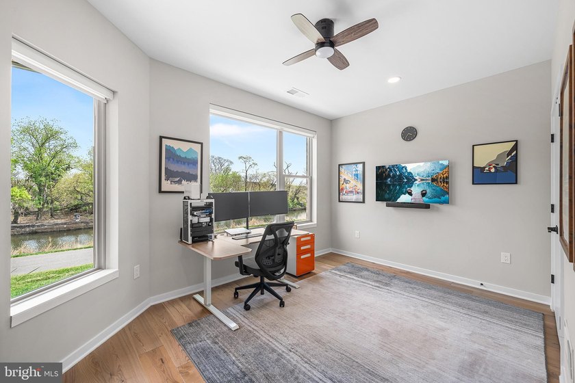 Welcome to 3117 Pierview Lane, a fully upgraded Essex model home - photo 8
