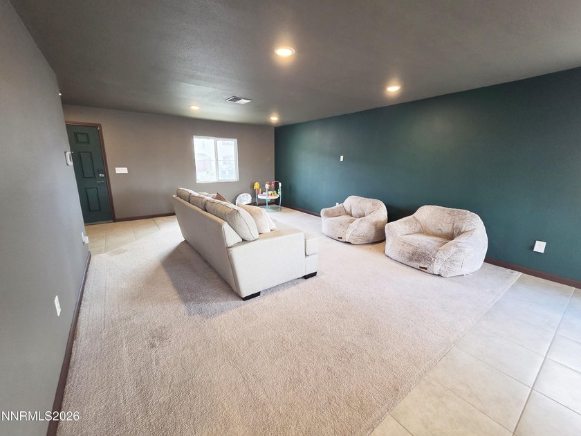 This large home has the open floorplan everyone is looking for! - photo 8
