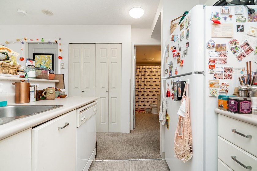 TREMENDOUS VALUE. One of the best price-per-square-foot options - photo 14