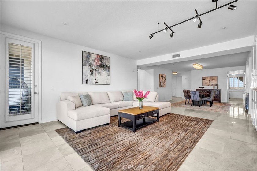 WATERFRONT BLISS, YOU WON'T WANT TO MISS! Welcome to this - photo 15