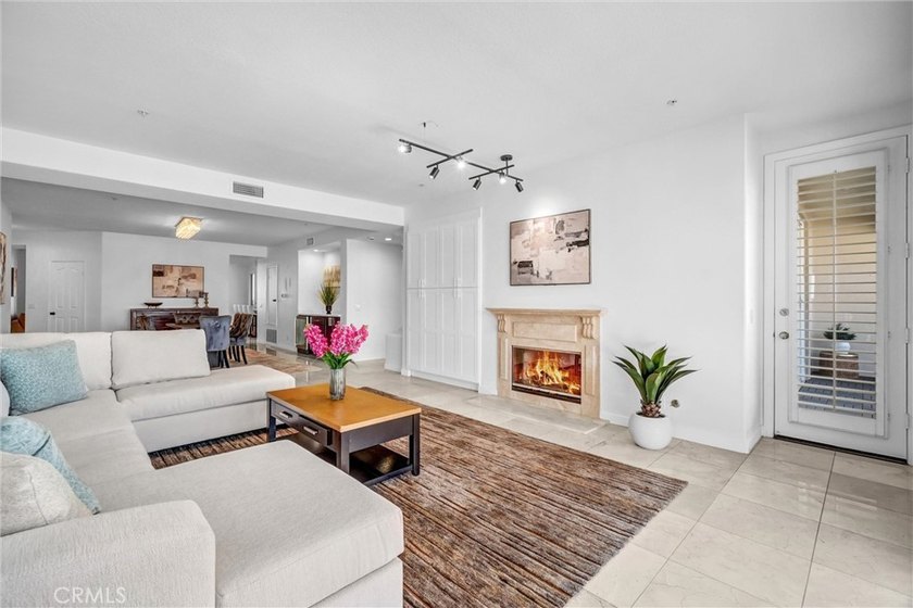 WATERFRONT BLISS, YOU WON'T WANT TO MISS! Welcome to this - photo 16