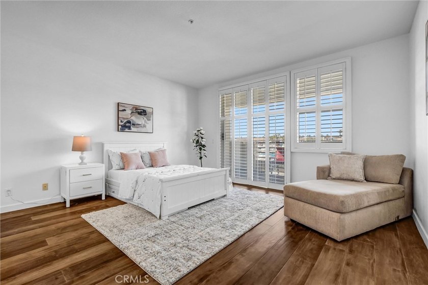 WATERFRONT BLISS, YOU WON'T WANT TO MISS! Welcome to this - photo 17