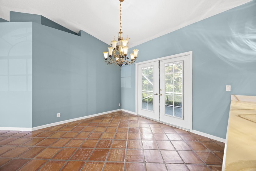 Welcome to this spacious and beautifully maintained 3-bedroom - photo 18