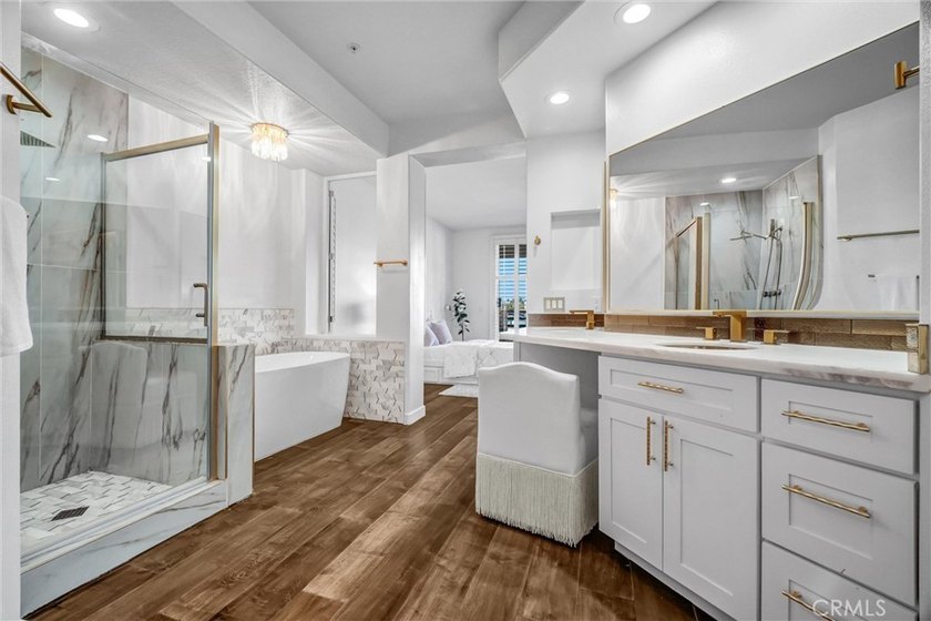 WATERFRONT BLISS, YOU WON'T WANT TO MISS! Welcome to this - photo 20