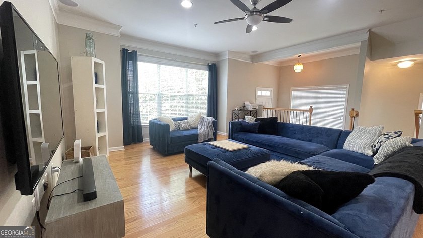 Stately Brick Townhouse (2 Car Garage End-Unit) in Sought-After - photo 2