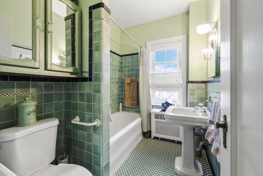 Step inside one of Minneapolis' most exclusive New York-style - photo 22
