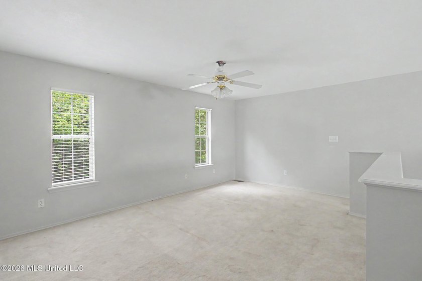 Welcome to this precious 3-bedroom, 2-bathrooms starter home - photo 29