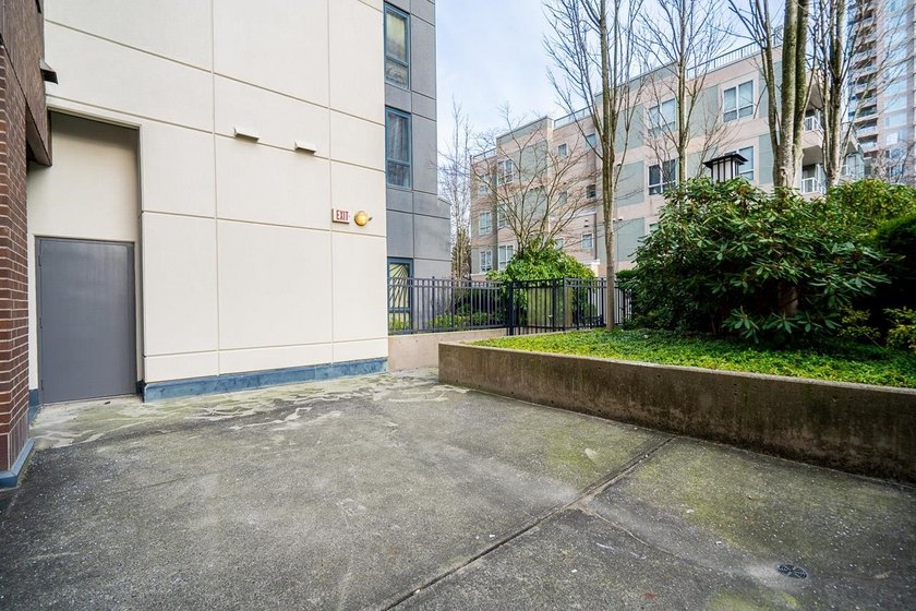 TREMENDOUS VALUE. One of the best price-per-square-foot options - photo 30