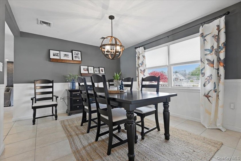 Welcome to this beautifully maintained two story home offering - photo 9