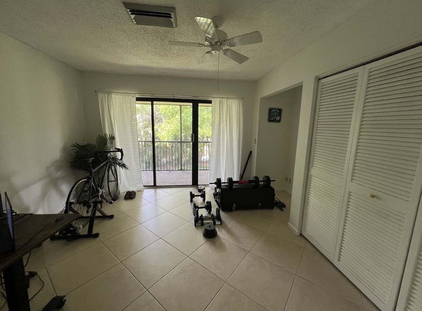 Welcome to this spacious three-bedroom, two-and-a-half-bath - photo 11