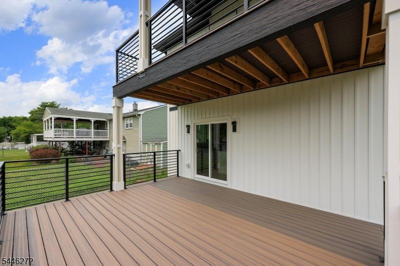 COMMUTER'S DREAM EXQUISITE NEW EAST FACING CONTEMPORARY MODERN - photo 15