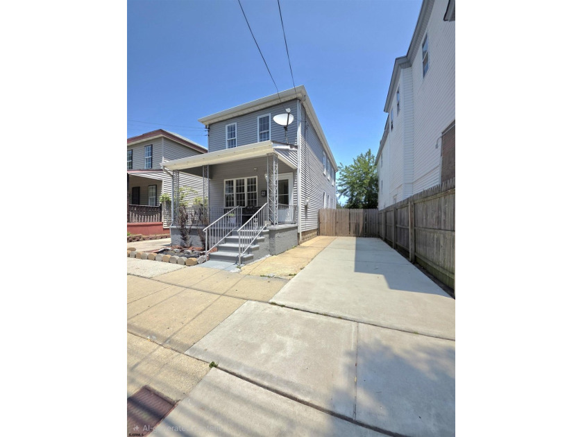 **WELCOME TO 609 N INDIANA AVE!** Completely renovated from top - photo 3