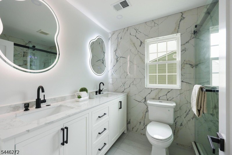 COMMUTER'S DREAM EXQUISITE NEW EAST FACING CONTEMPORARY MODERN - photo 24