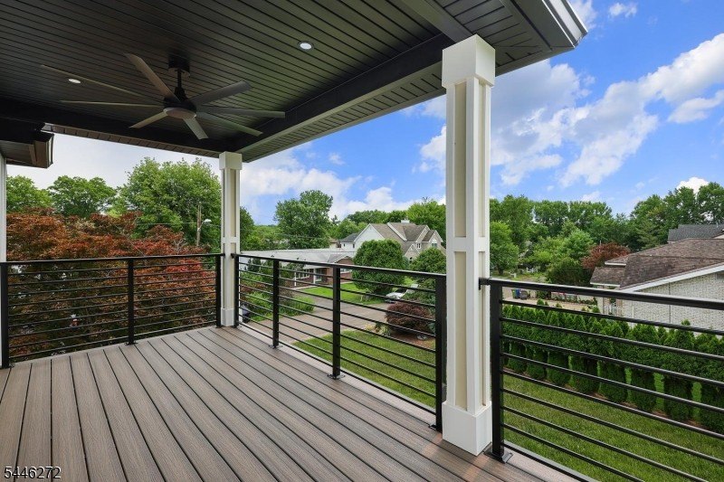 COMMUTER'S DREAM EXQUISITE NEW EAST FACING CONTEMPORARY MODERN - photo 30