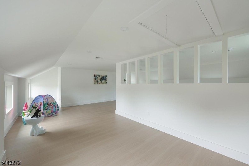 COMMUTER'S DREAM EXQUISITE NEW EAST FACING CONTEMPORARY MODERN - photo 39
