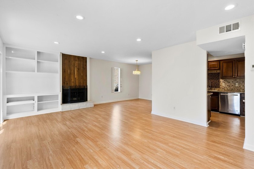 Charming Urban Retreat in Richardson Near UTD!! Nestled in the - photo 5