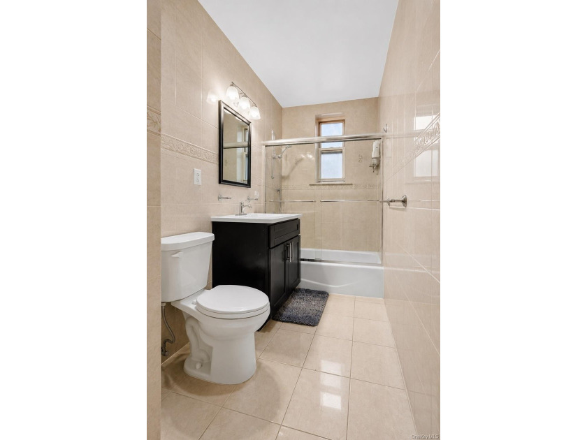 Large 2 bedroom home, offering rare square footage and - photo 6