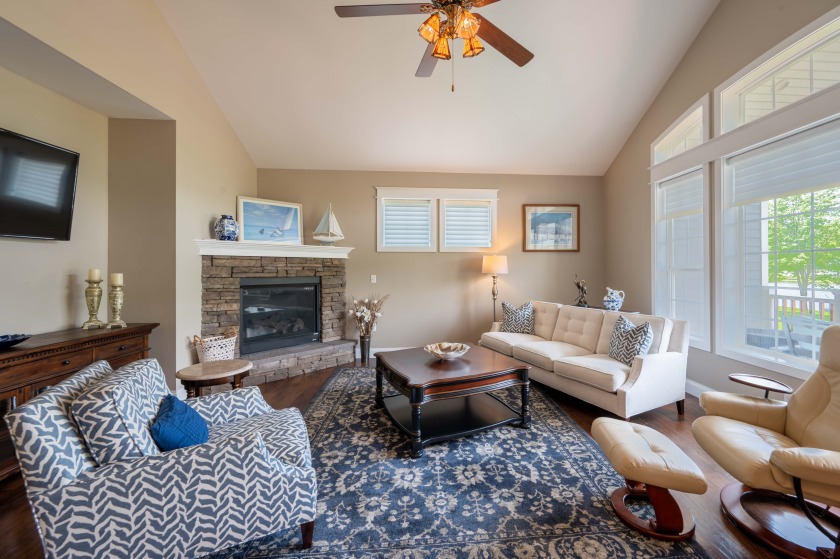 Newer Lakefront Home in Prime Location SOLD - photo 10